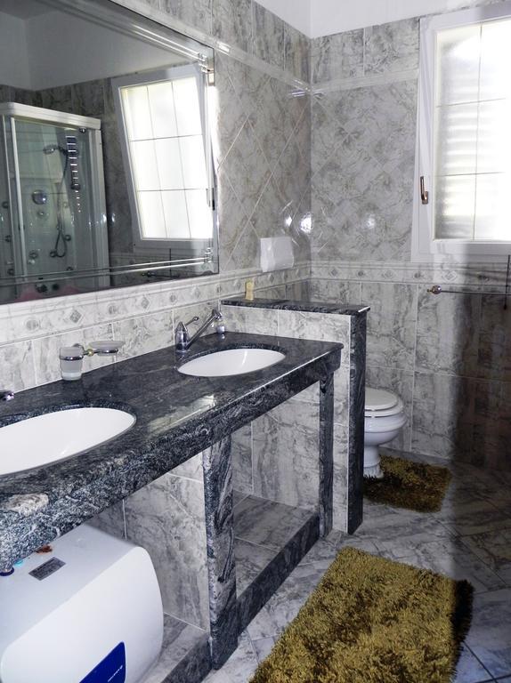 Alloggio In Villa Cristina B&B Галиполи Стая снимка