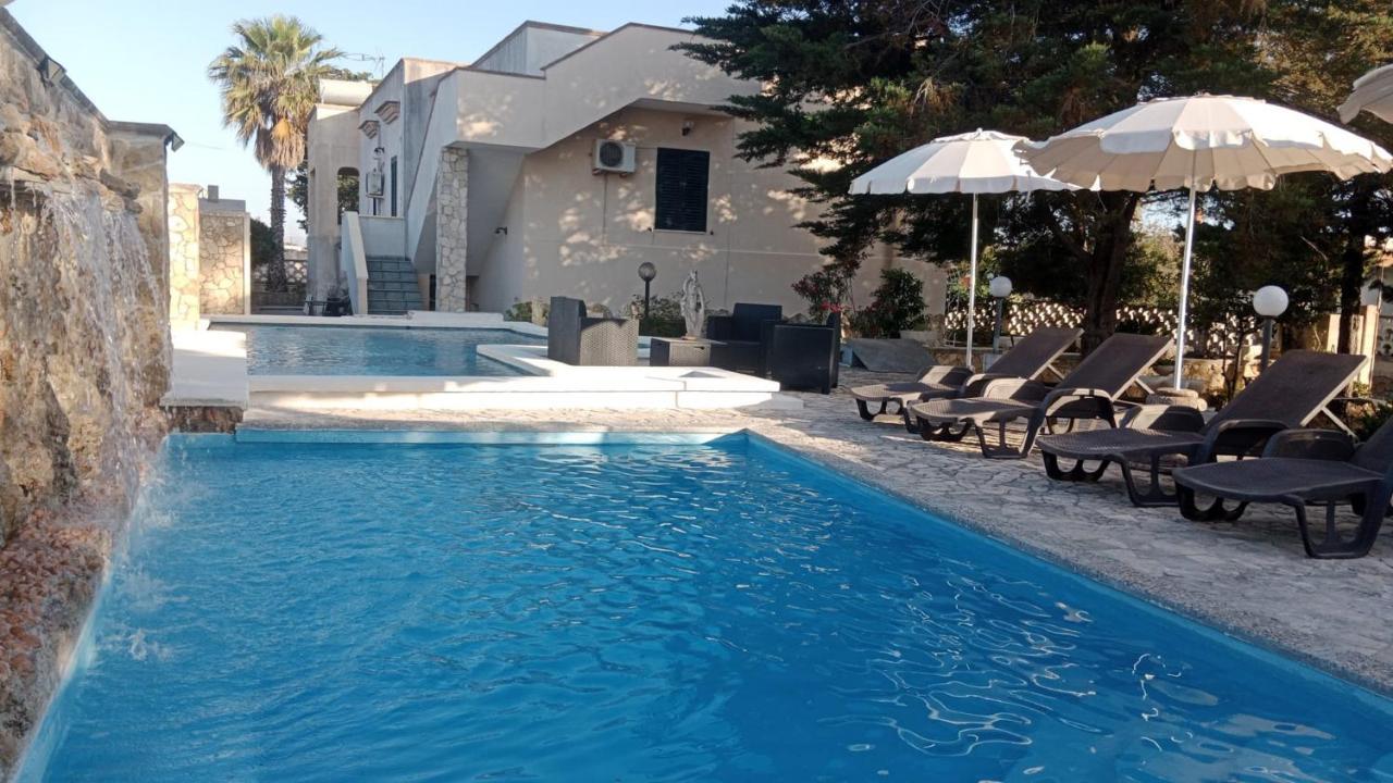 Alloggio In Villa Cristina B&B Галиполи Екстериор снимка