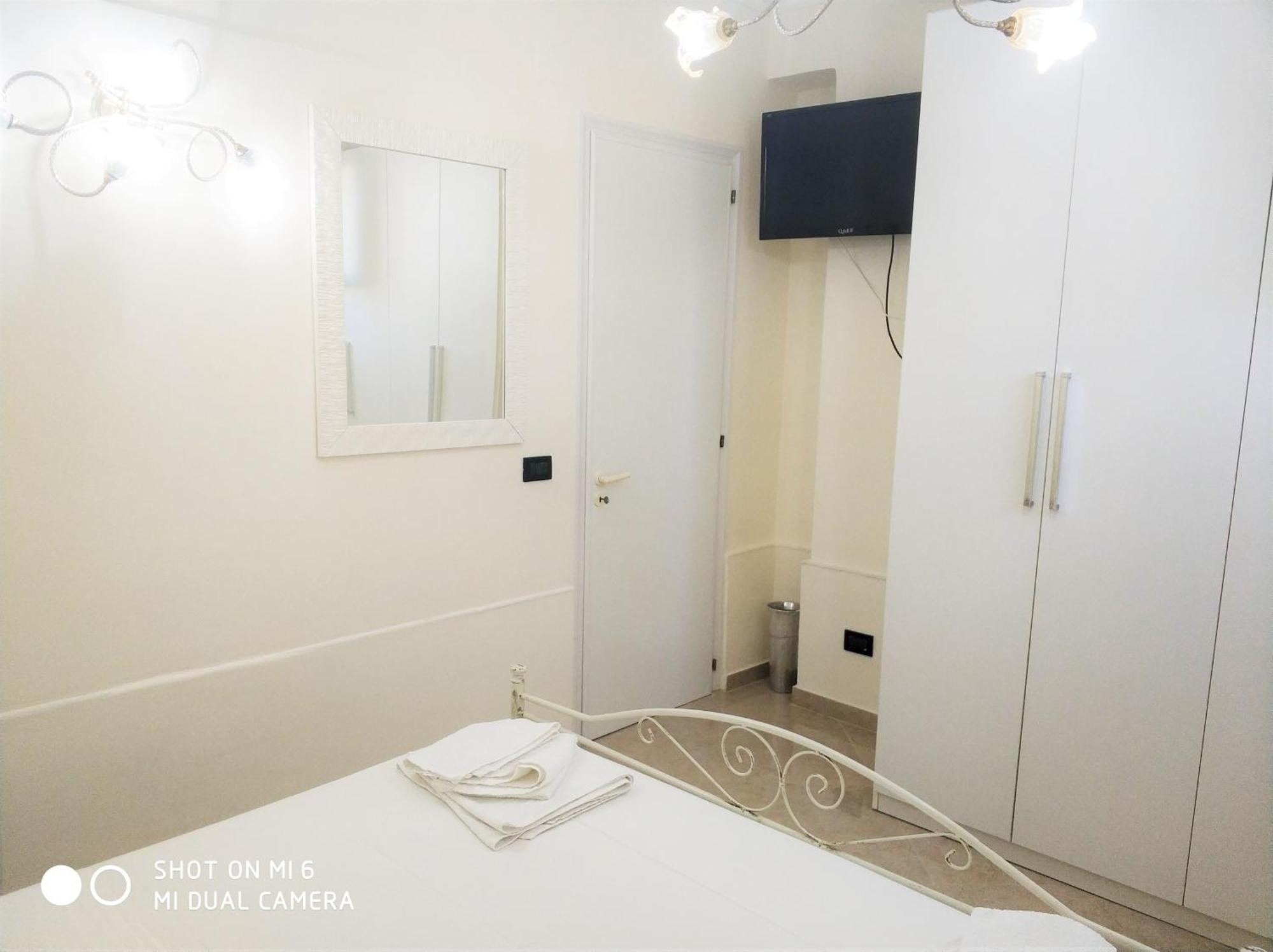 Alloggio In Villa Cristina B&B Галиполи Стая снимка