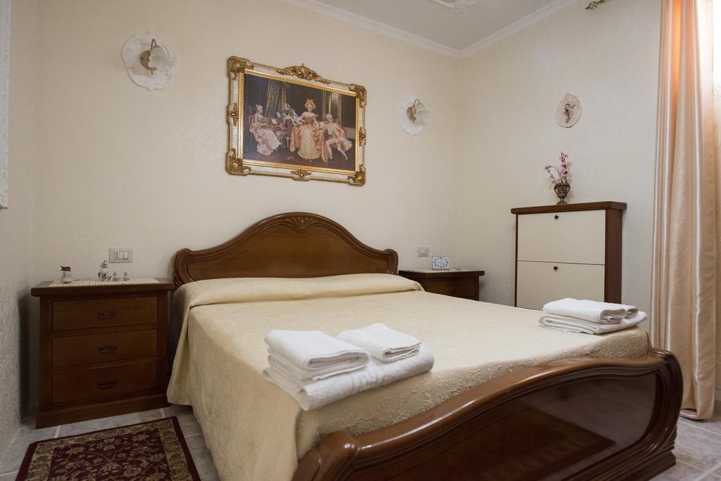 Alloggio In Villa Cristina B&B Галиполи Екстериор снимка