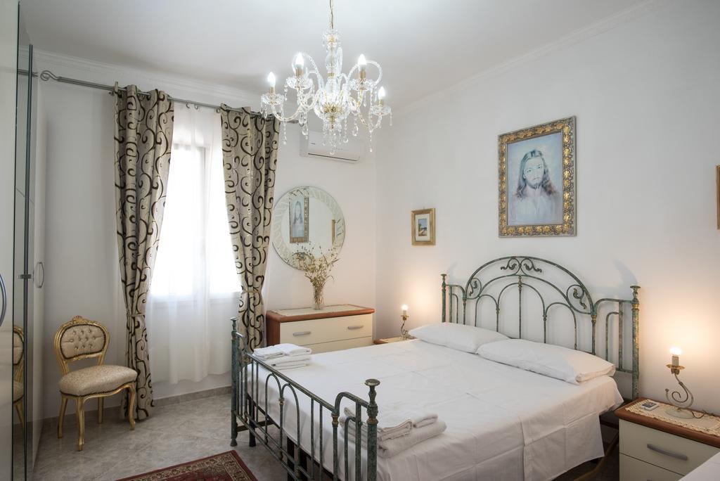 Alloggio In Villa Cristina B&B Галиполи Екстериор снимка