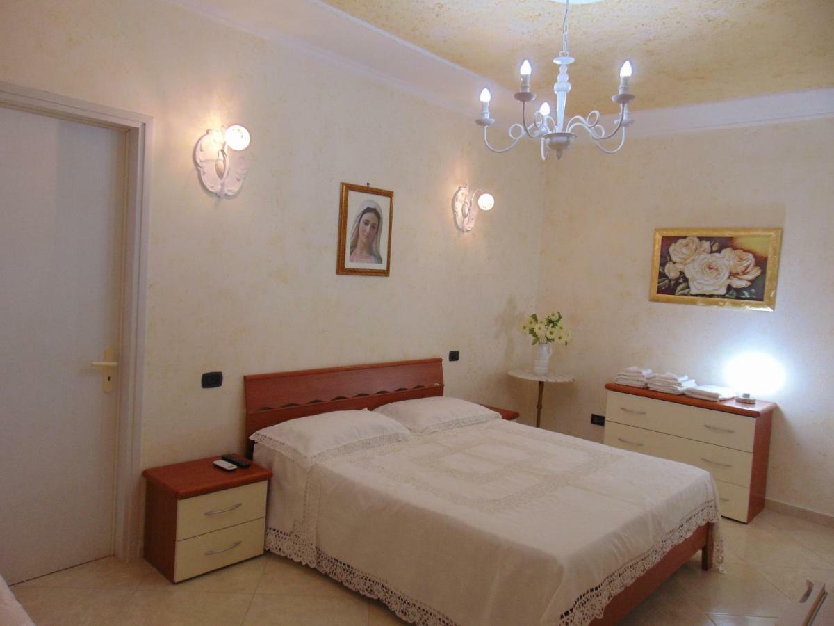 Alloggio In Villa Cristina B&B Галиполи Екстериор снимка