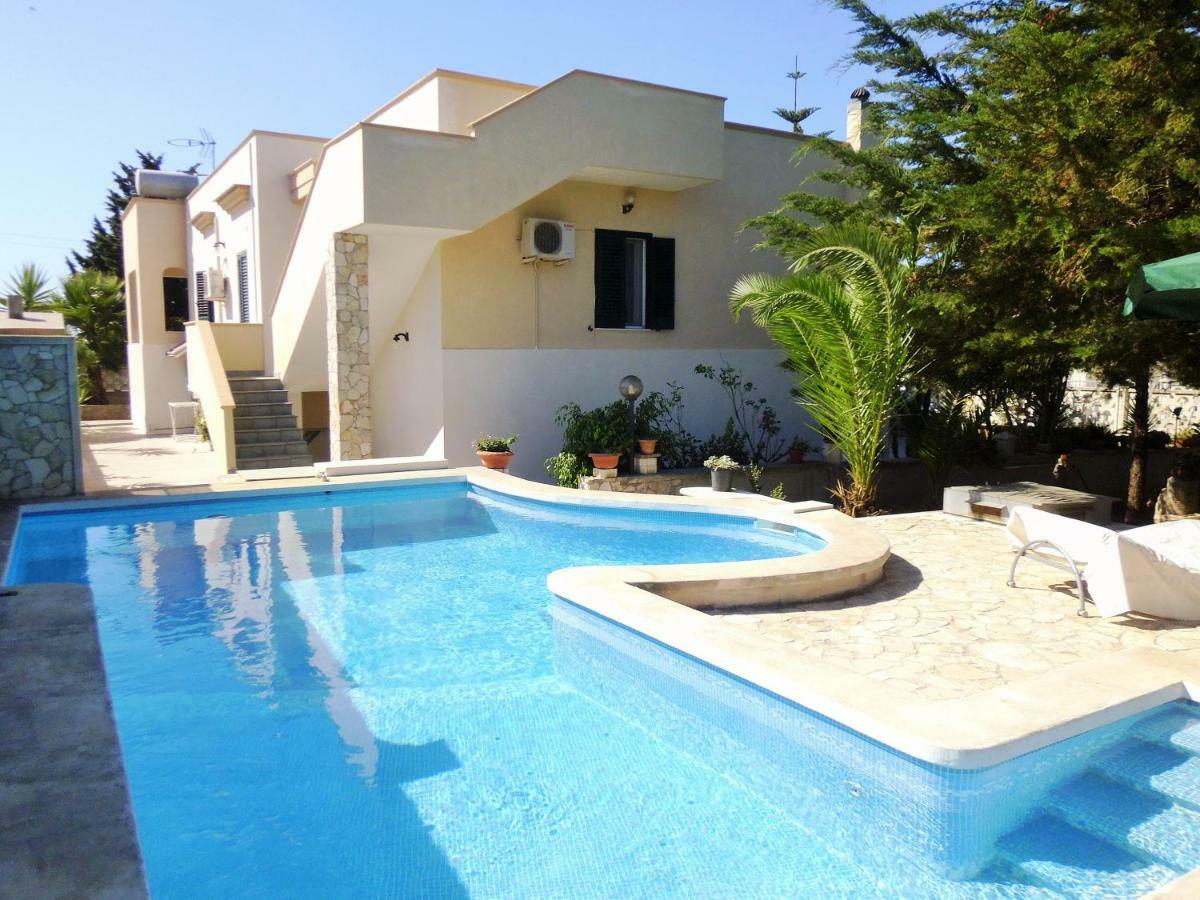 Alloggio In Villa Cristina B&B Галиполи Екстериор снимка